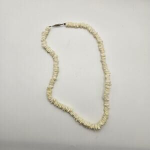 Cream Shell Chip Choker Collar Necklace Barrel Closure 90s Y2K Preppy